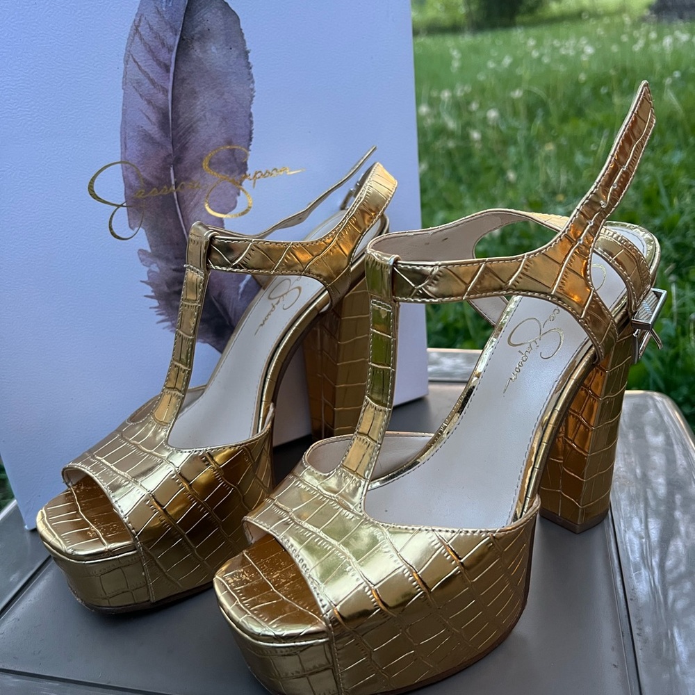 Jessica Simpson Gold Platform Sandals with Chunky Heel